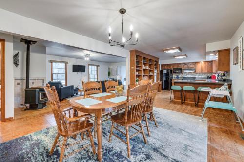 Waterfront Deltaville Retreat with Private Boat Dock in Locklies, USA