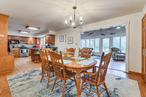 Waterfront Deltaville Retreat with Private Boat Dock in Locklies, USA