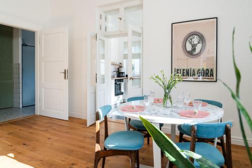 Apartament VinyLove - blisko Parku Zdrojowego i Term - by Space Apart