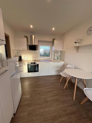 RK Apartment Holzova in ลิเซน