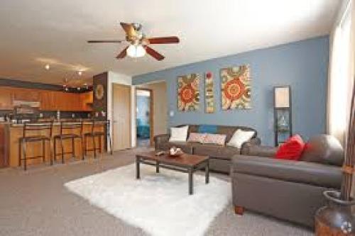 Charming 2 Bedroom Apartment in Normal