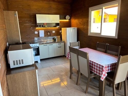 Chalé de 2 quartos, com estacionamento, a 5 min da praia!