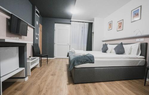 1 queen bed