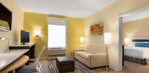 Home2 Suites by Hilton Houston Pasadena - image 10