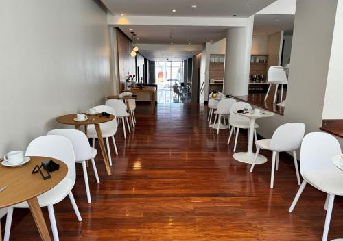 Food and beverages, Roomie Salta by DOT Suites in Salta
