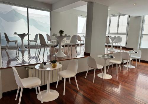 Food and beverages, Roomie Salta by DOT Suites in Salta