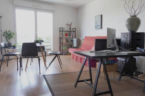 Very bright cocoon with balcony in Saint-Denis - Location saisonnière - Saint-Denis