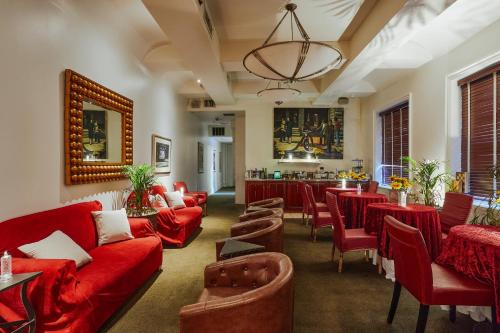 Létesítmények, Alexander Inn near Függetlenség Csarnok