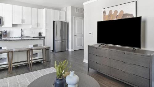 Landing Modern Apartment with Amazing Amenities ID1234X280 in Falconbridge