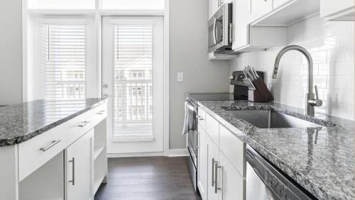 Landing Modern Apartment with Amazing Amenities ID1234X280 in Falconbridge