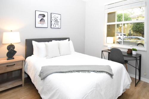 Landing - Modern Apartment with Amazing Amenities ID3022X65 in Plantation, USA