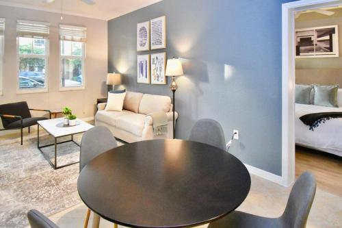 Landing - Modern Apartment with Amazing Amenities ID3022X65 in Plantation, USA