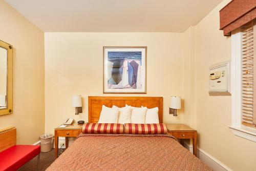 1 queen bed