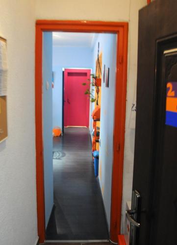 Apartment Orange Purple Blue - image 2