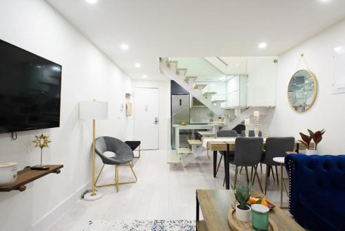 75-3A 3Br Duplex Prime UES WD in unit Sleeps 6 in New York, USA