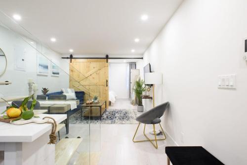 75-3A 3Br Duplex Prime UES WD in unit Sleeps 6 in New York, USA