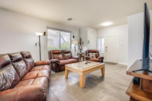Desert Escape with Pool Oasis Near Golfing and Vegas!, Лас-Вегас (фото 4)