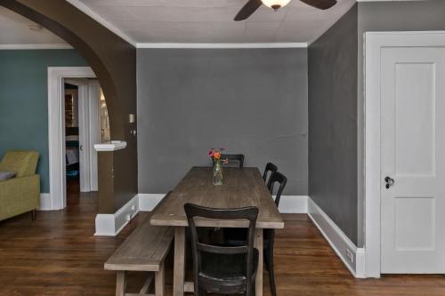 Charming historic home near downtown Hendersonville home in Hendersonville, USA