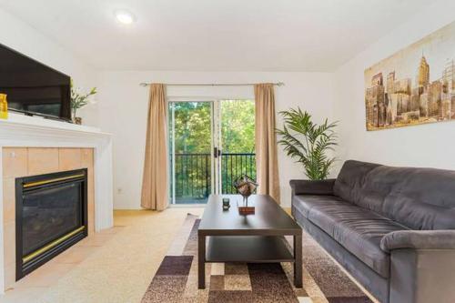 2 Bedroom Private Guest Suite on a hill in Abbotsford, Canada
