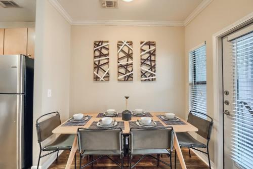 Austin 4BR Townhome + Walk to West Campus in Austin, USA