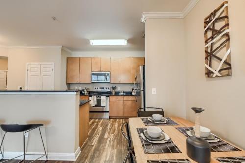 Austin 4BR Townhome + Walk to West Campus in Austin, USA