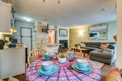 Bohemian Beach Retreat 2 Blocks to Ocean! - image 12