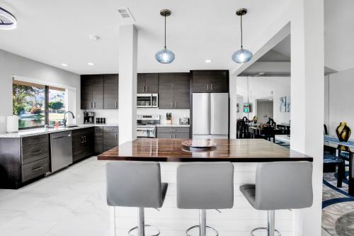 Sleek Modern Oasis - A Ryson Property in Palm Springs, USA