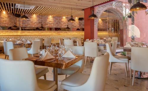 Restaurant, Hotel Santa Catalina By OxoHotel in City Center