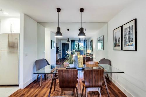 Fresh & Humble Condo for Two - A Ryson Property in Palm Springs, USA