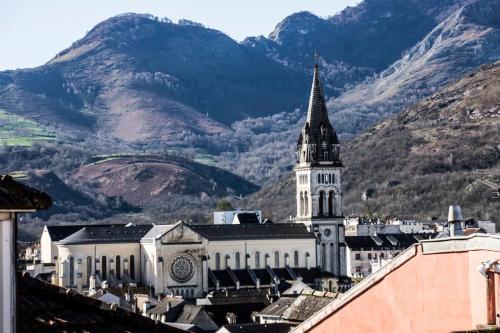 Le Panoramic - balcon - clim - Location saisonnière - Lourdes