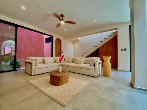 Villa Agave Luxury 3BDR & Private Pool - Tap to explore photos