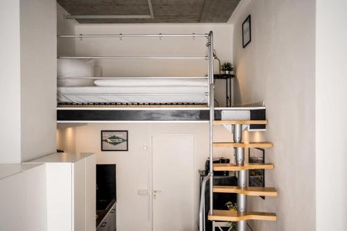 Industrial Loft in Berlin Mitte - image 9