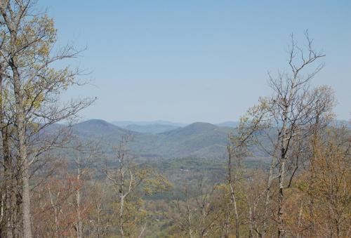 All Year Mountain Sunset Views - Updated cabin - Best view in Lake Lure cabin in Lake Lure, USA