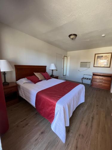 3 double beds