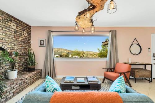 Shimmering Desert Gem - A Ryson Property in Yucca Valley, USA