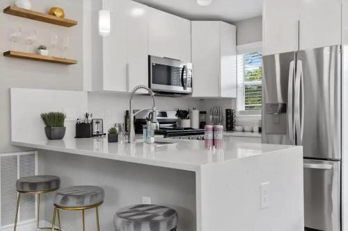 ALX Getaway Near Old Town & METRO rail station in Alexandria, USA
