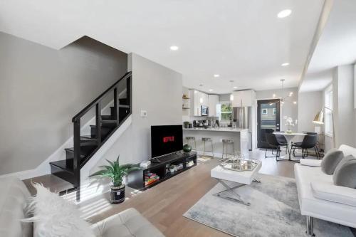 ALX Getaway Near Old Town & METRO rail station in Alexandria, USA