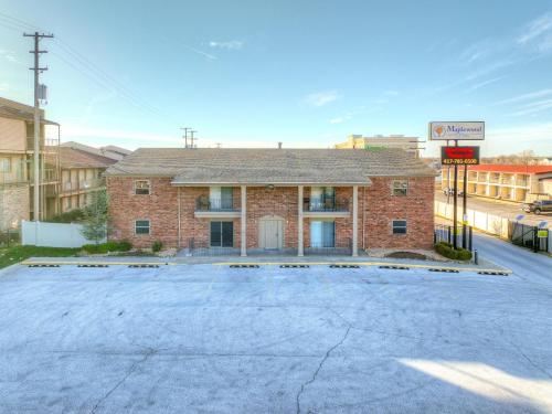 Maplewood Place - main image