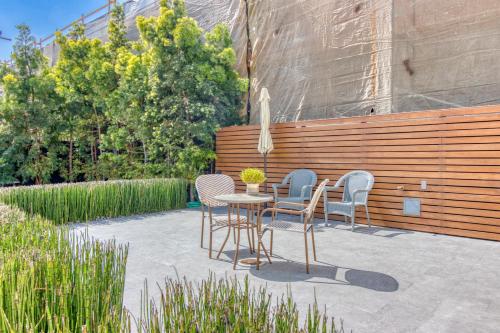 East Village Apartments in Long Beach, USA
