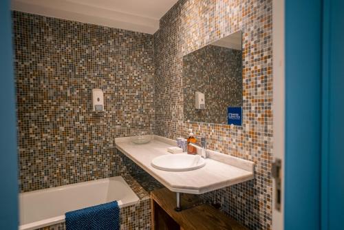 Apartment with Sea View image 7