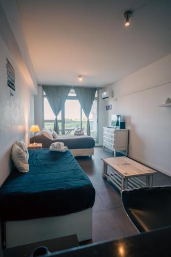 Apartment with Sea View image 5