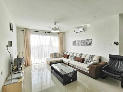 EcoPark Condo, 5mins to airport, malls & eatery