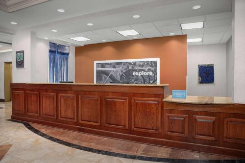 Hampton Inn Easton - image 13