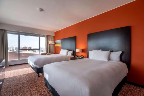 2 double beds