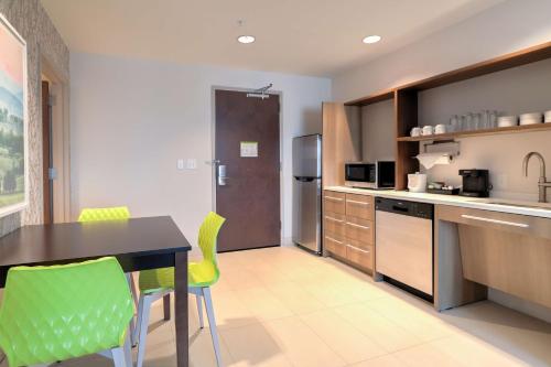 Home2 Suites by Hilton Alcoa Knoxville Airport - 주방
