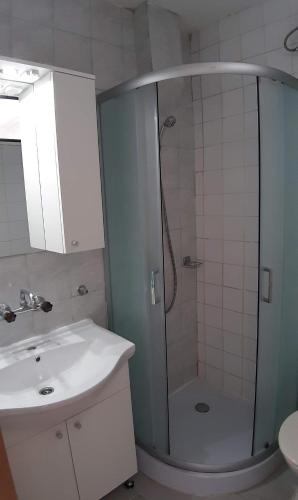 Three-Bedroom Apartment with Terrace image 10