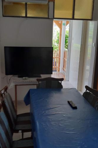 Apartments with parking space Lopar Rab - 22579 - image 4