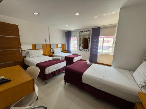 3 twin beds