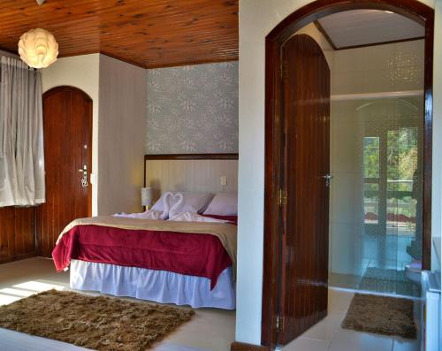 Deluxe Room image 3