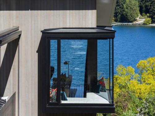 Lakeside on Park Street - Villa by MajorDomo - image 4